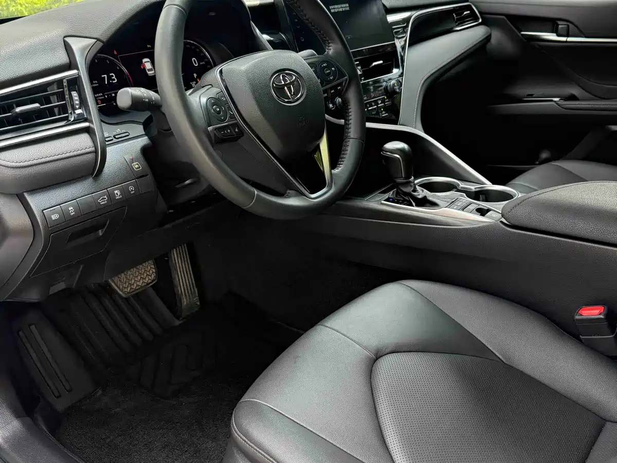 Toyota Camry 2021 2.5G Luxury Edition фото 8