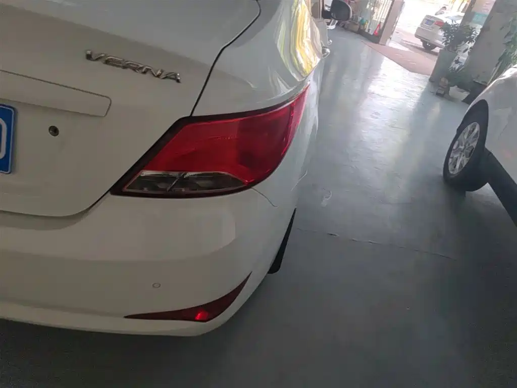 Hyundai Verna 2014 1.4L Automatic Smart GLS фото 8