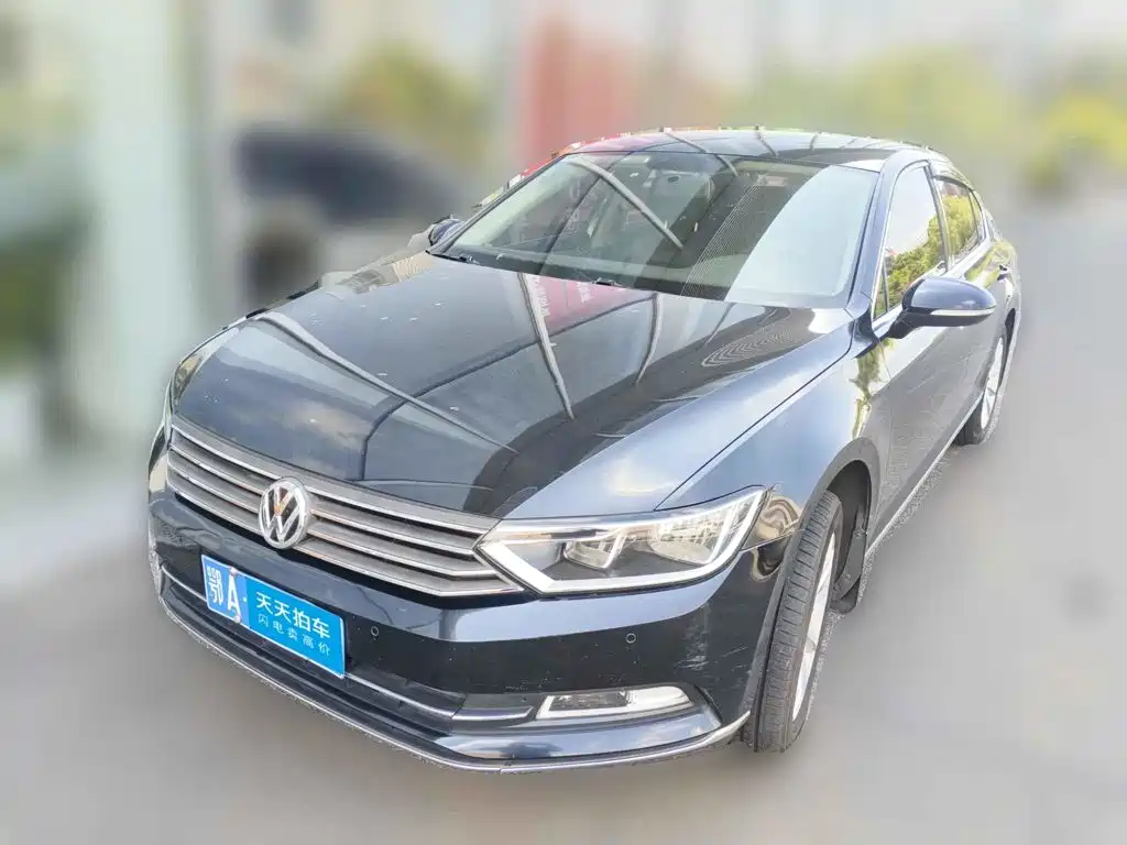 Фото 1 - Volkswagen Magotan