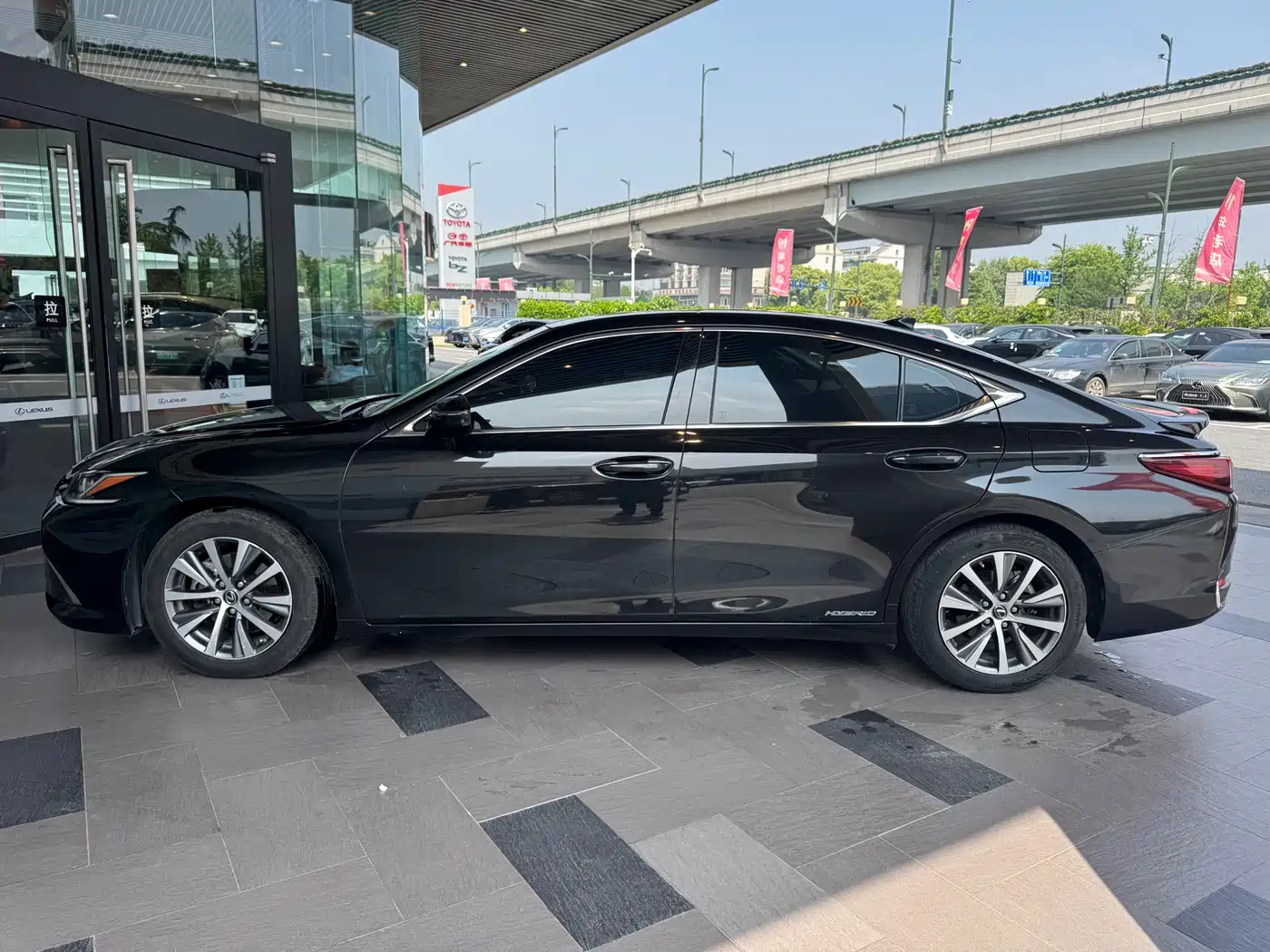 Lexus ES 2020 Model 300h Excellence Edition China V фото 3