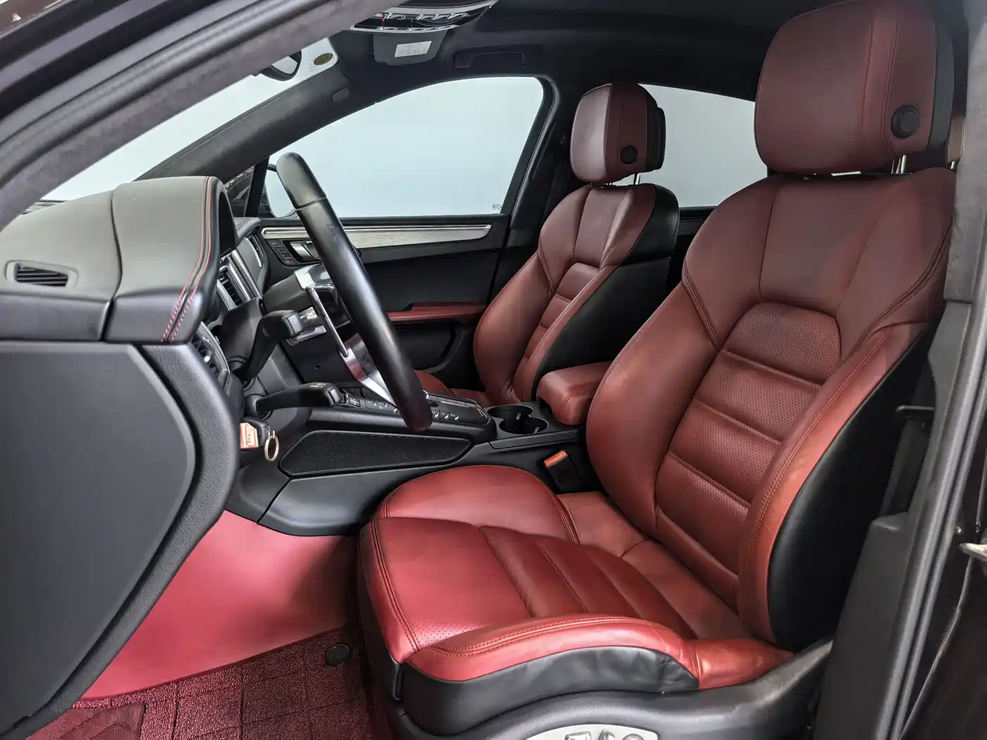 Porsche Macan 2016 Macan Turbo 3.6T фото 11