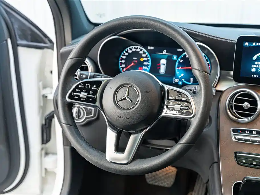 Mercedes-Benz GLC 2022 Facelift GLC 300 L 4MATIC Dynamic Collector's Edition фото 5