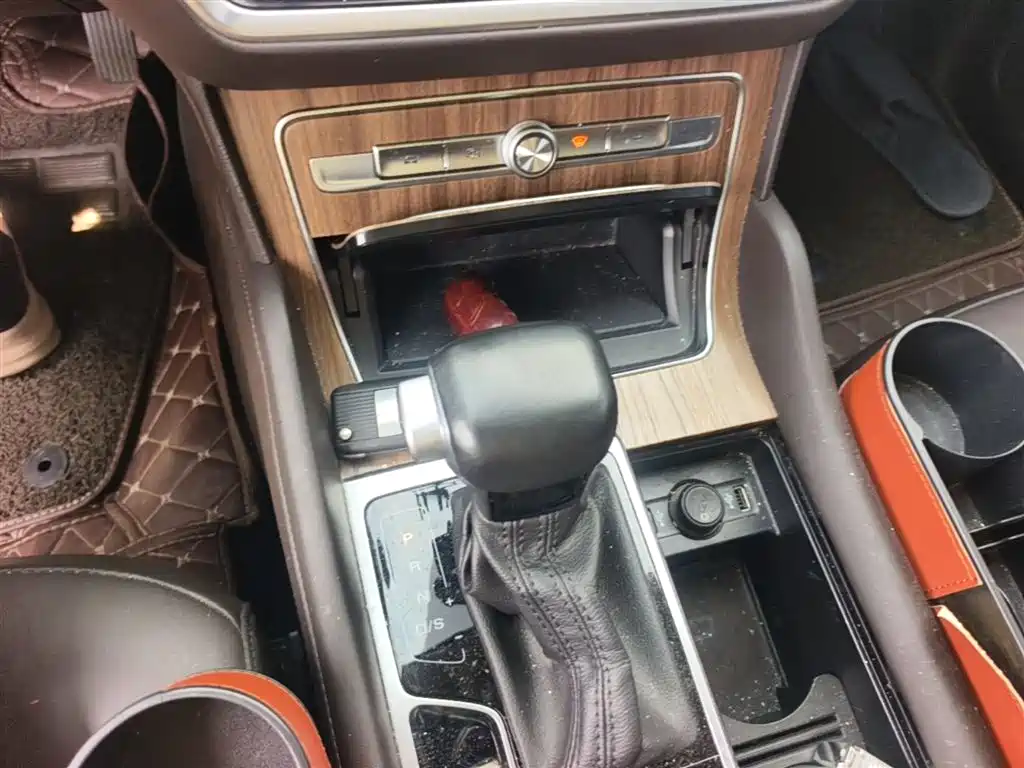 Roewe RX8 2020 2019 30T Intelligent Internet 2WD Flagship Edition