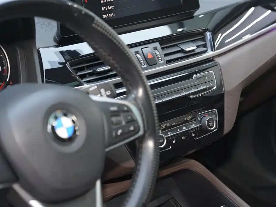 BMW X1 2020 sDrive25Li Leading Model фото 11