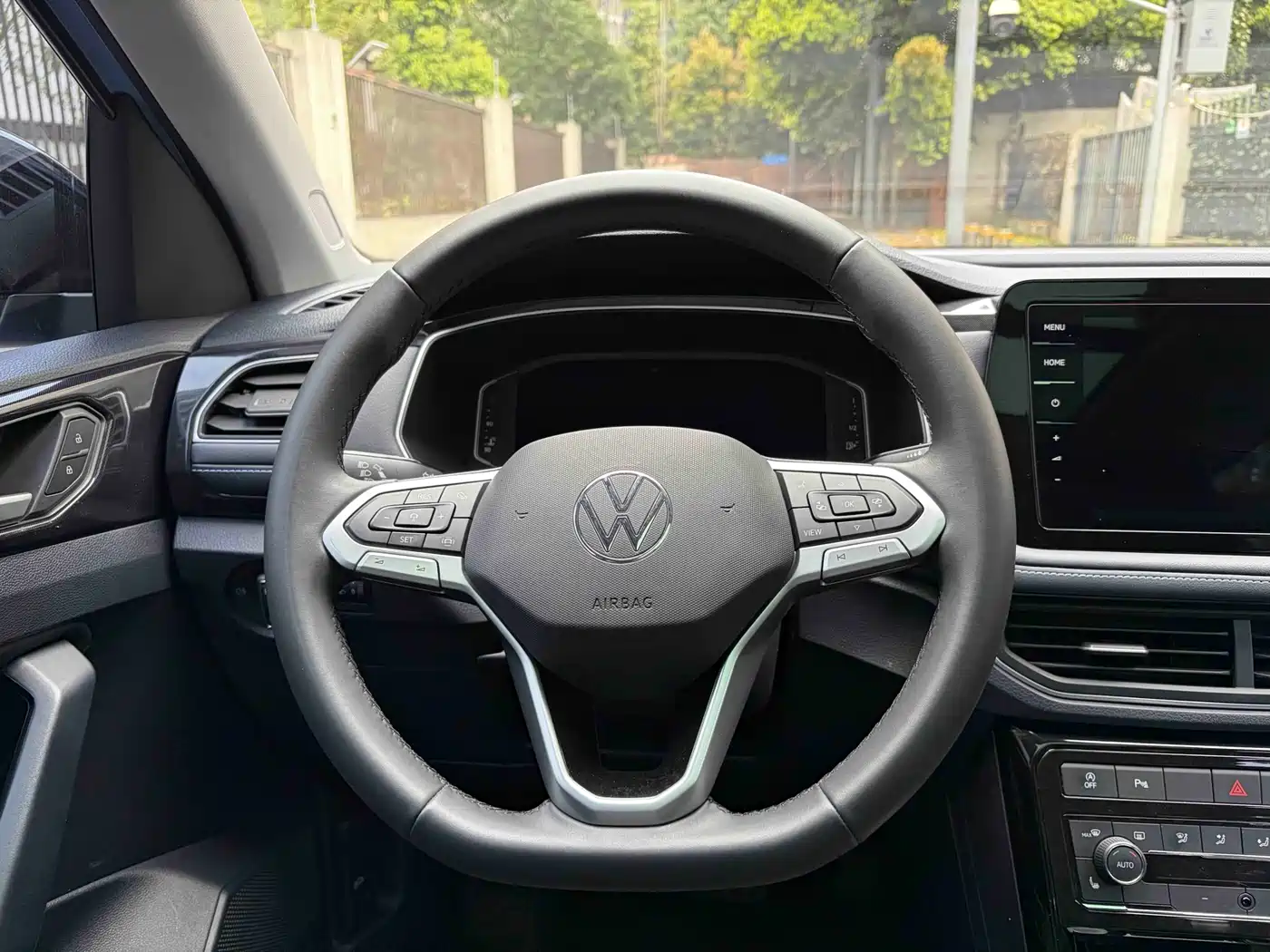 Volkswagen Tharu 2025 New Edge 300TSI Enjoyment Edition фото 19
