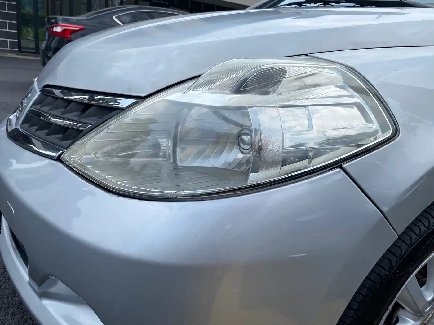 Photo 7 - Nissan Tiida