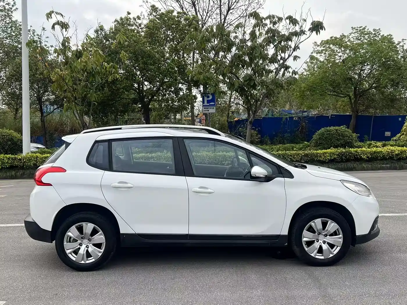 Peugeot 2008 2016 230THP Automatic Pilot фото 8