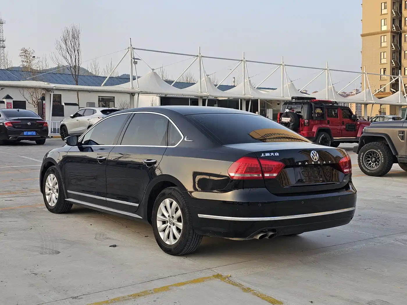 Volkswagen Passat 2015 1.8TSI DSG Honor Edition фото 4