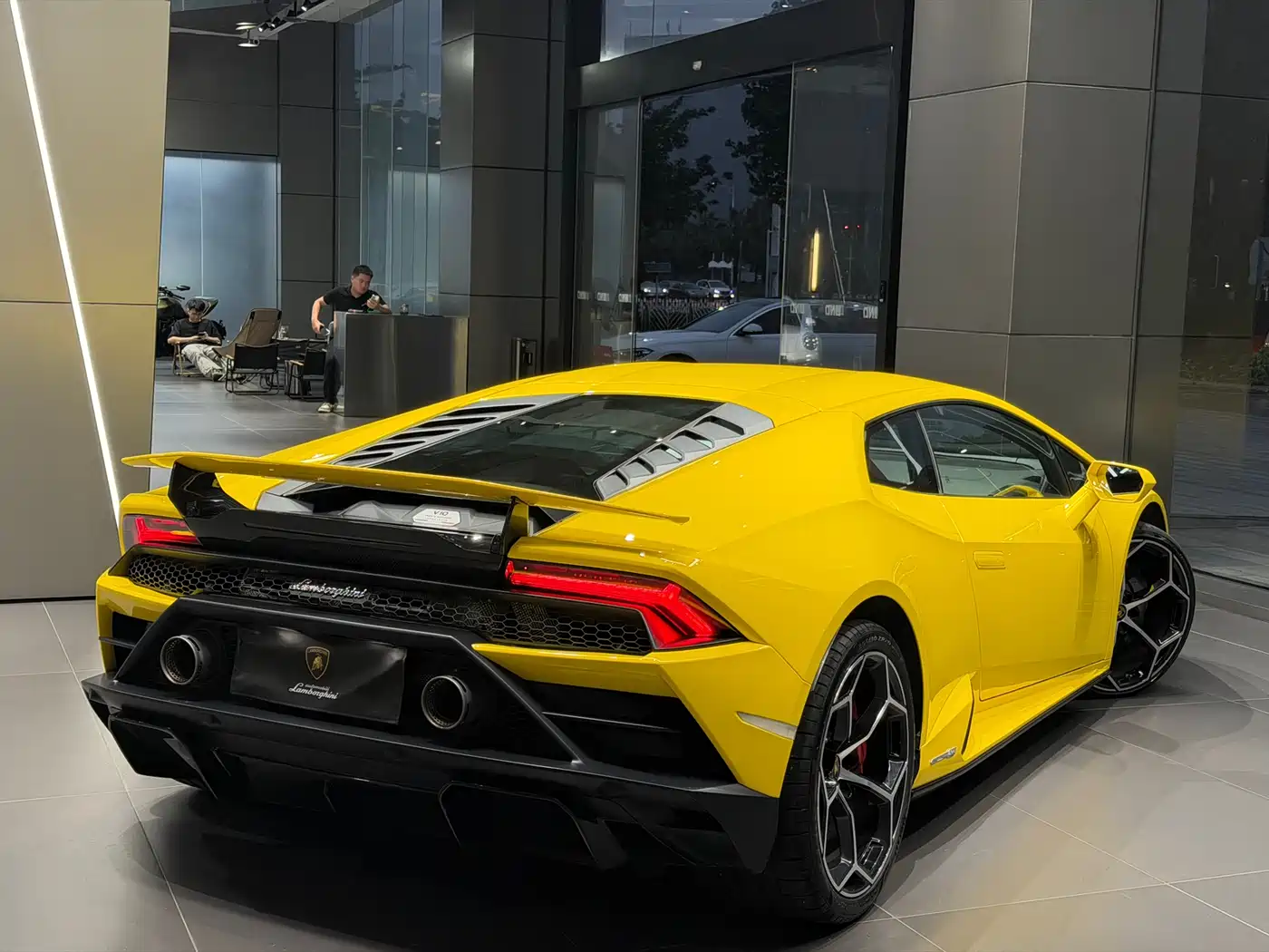 Lamborghini Huracán 2020 Huracán EVO RWD фото 10