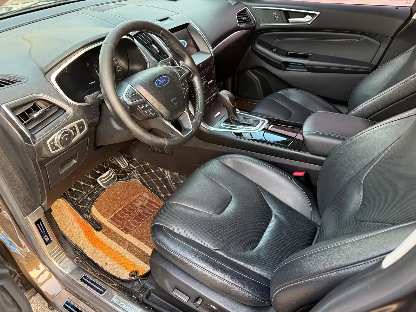 Фото 9 - Ford Edge