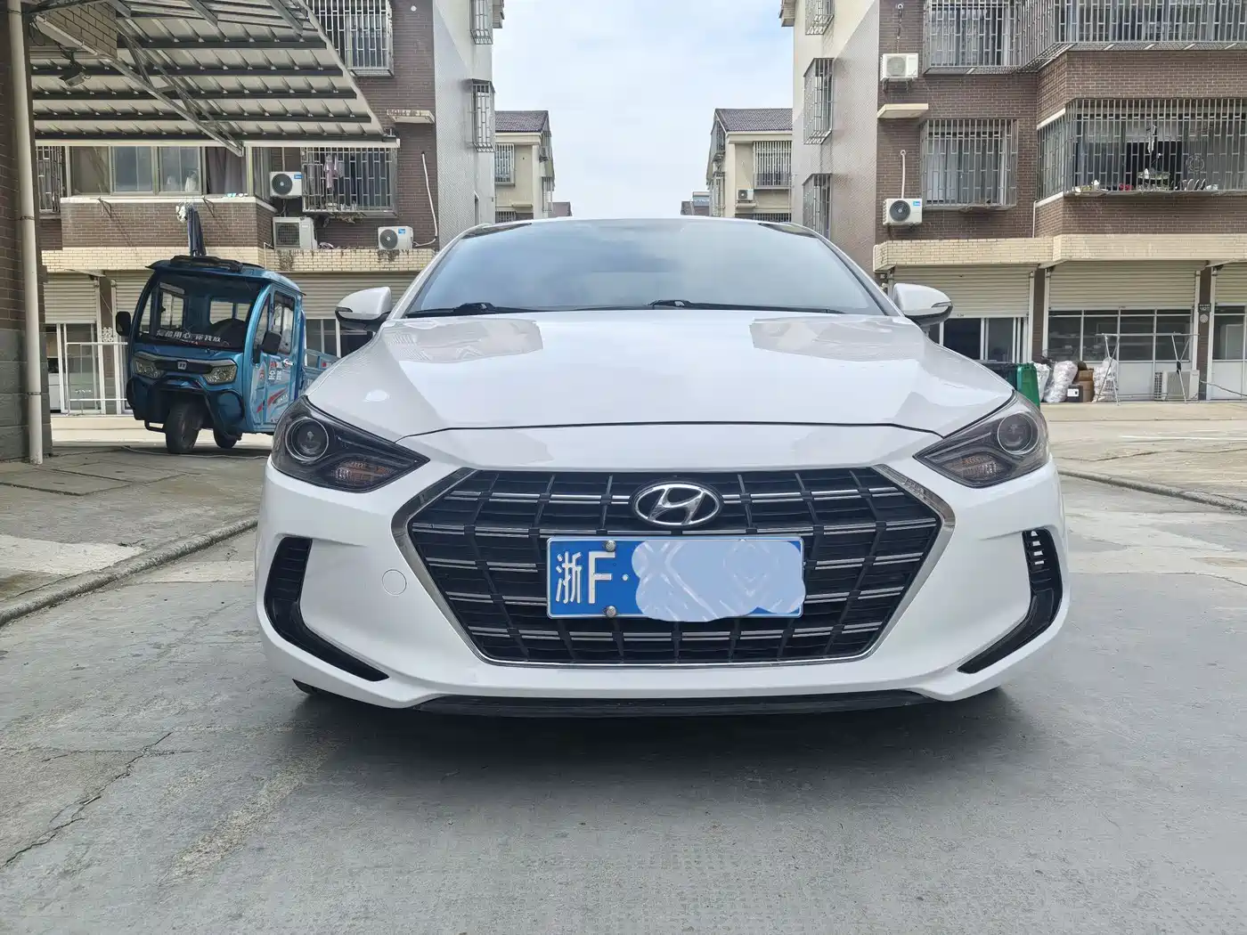 Hyundai Elantra 2020 1.5L CVT Smart Style·Elite фото 2