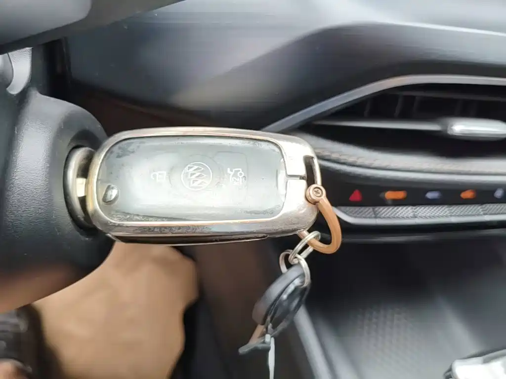 Photo 9 - Buick Verano