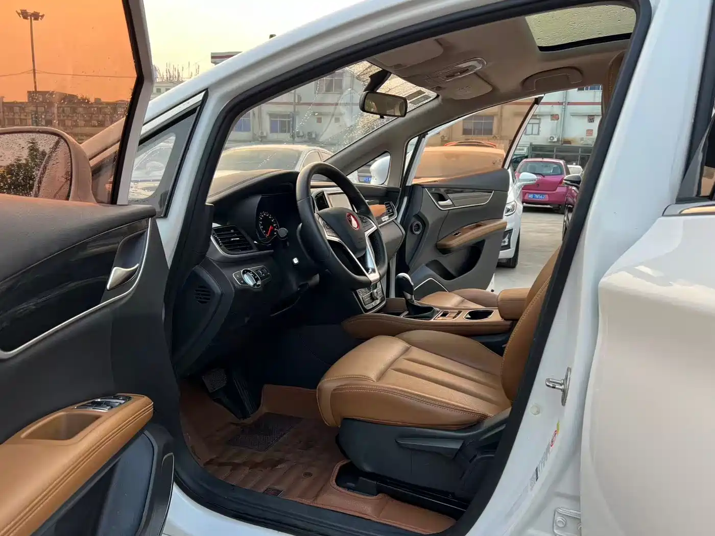 BYD Song MAX 2018 1.5T Auto Smart Connected Elite 6-Seater фото 4