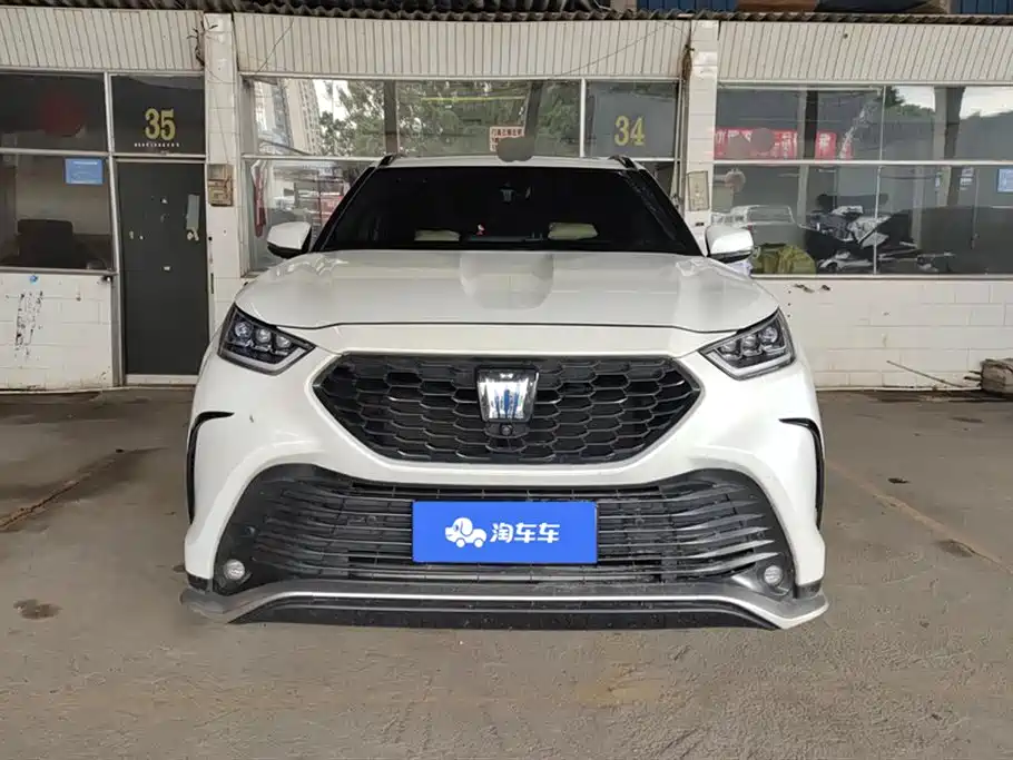 Toyota Crown Kluger 2022 2.5L HEV 4WD Premium Edition фото 2