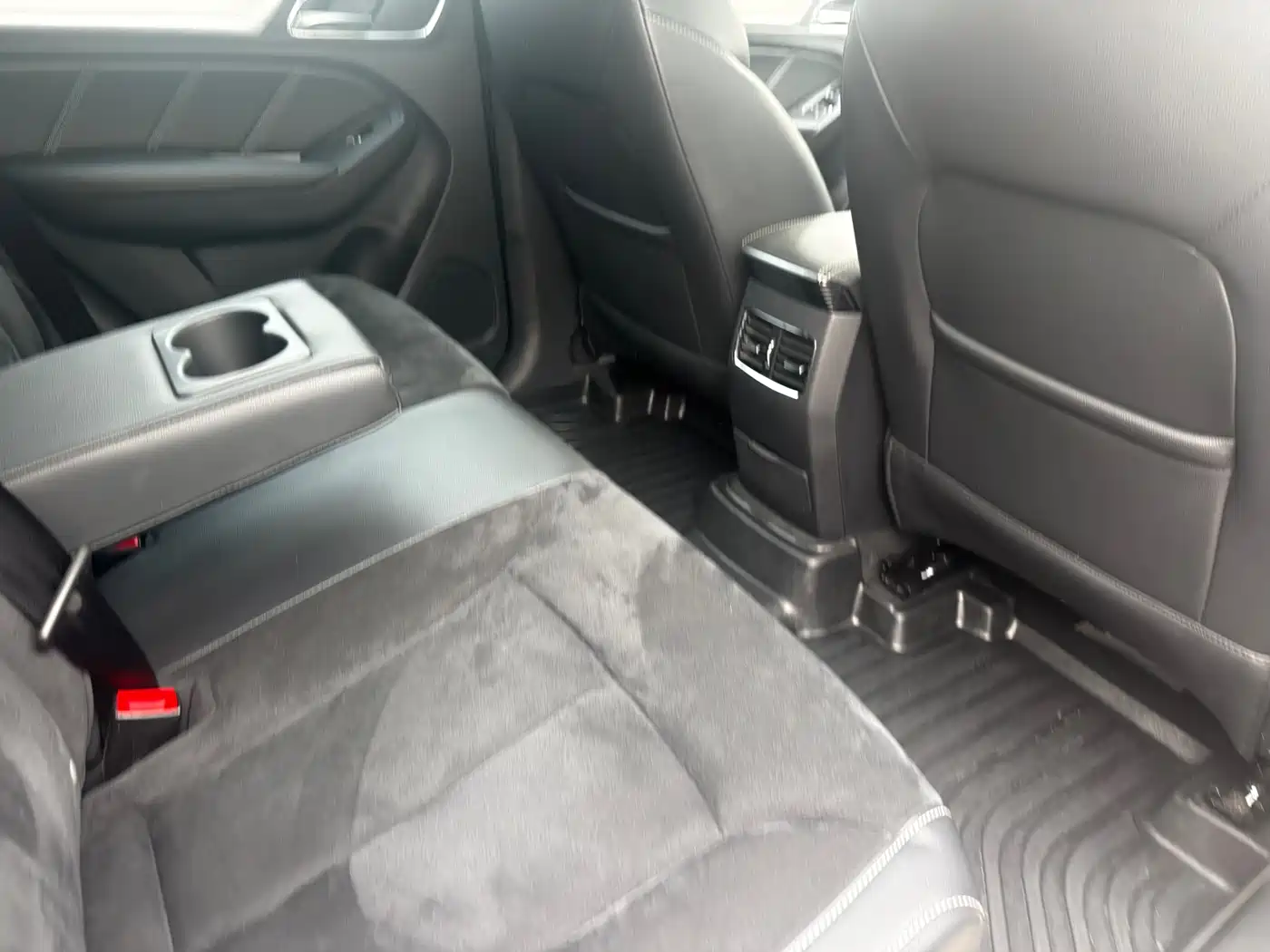 ROEWE RX5 NEW ENERGY