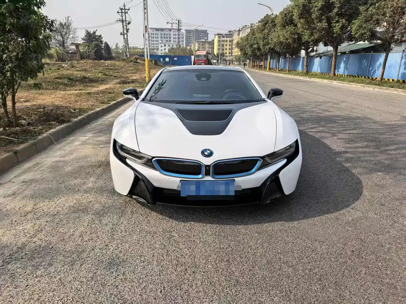 BMW I8
