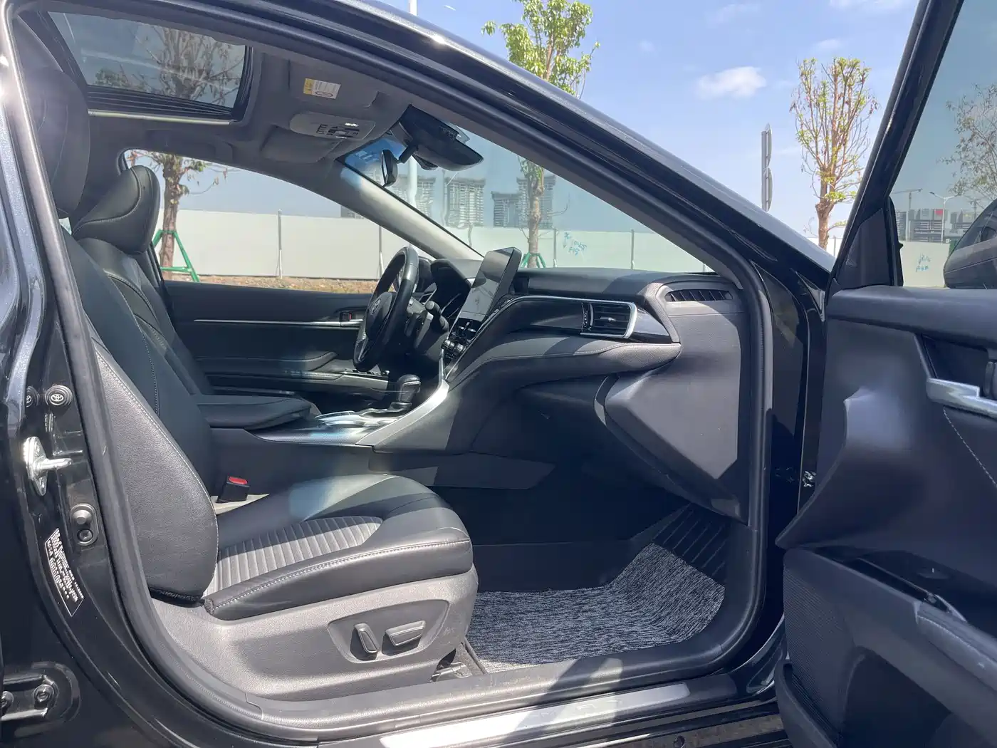 Toyota Camry 2022 2.0S Knight Edition фото 7