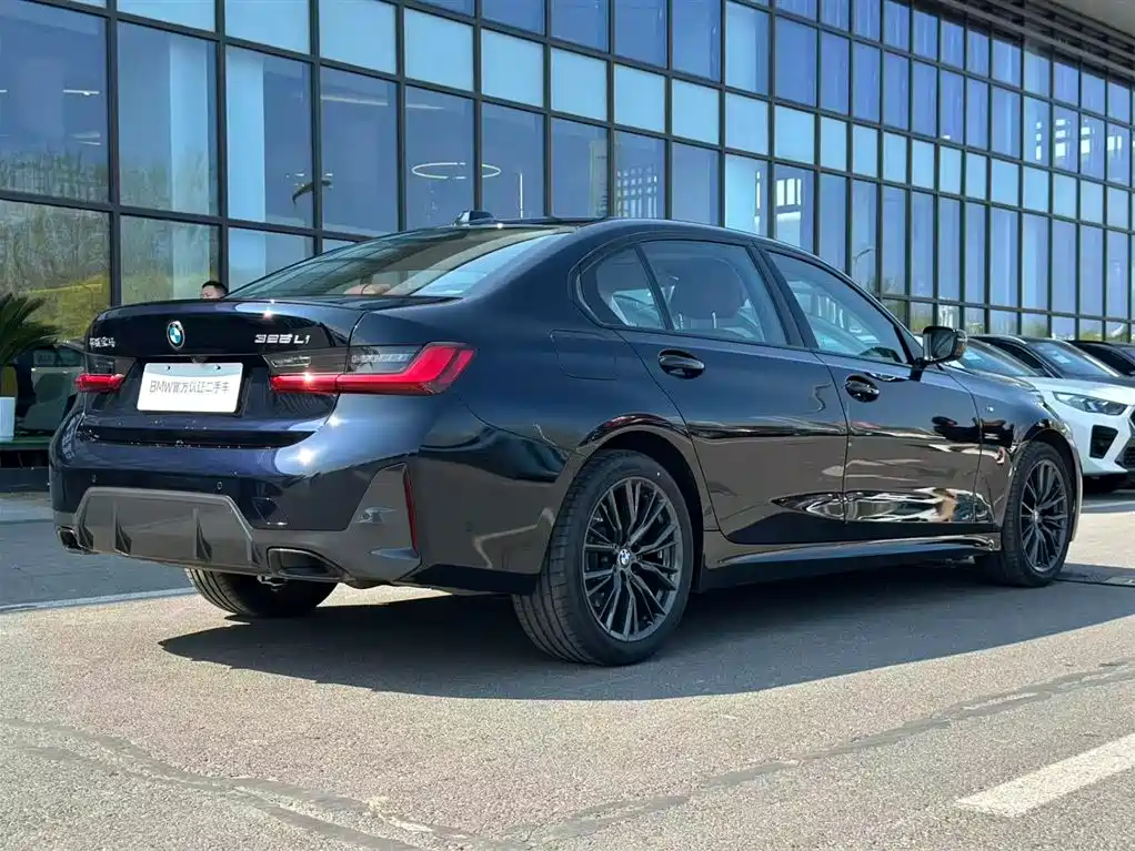 BMW 3 Series 2024 325Li M Sport Shadowline Package фото 14