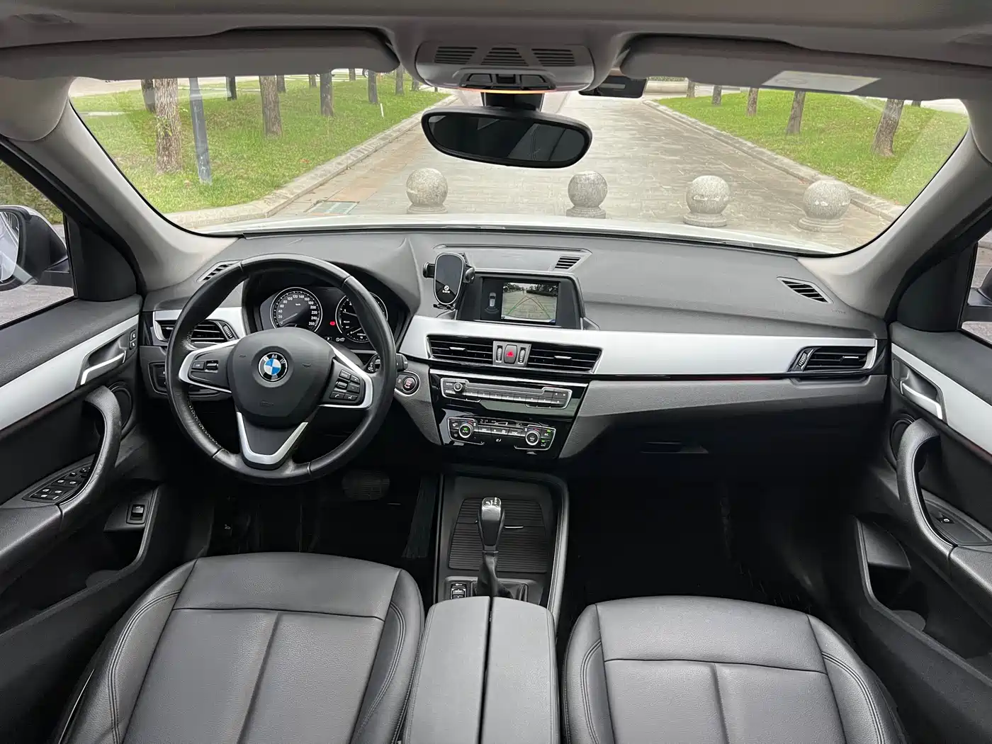 BMW X1 2019 sDrive20Li Leading Model фото 9