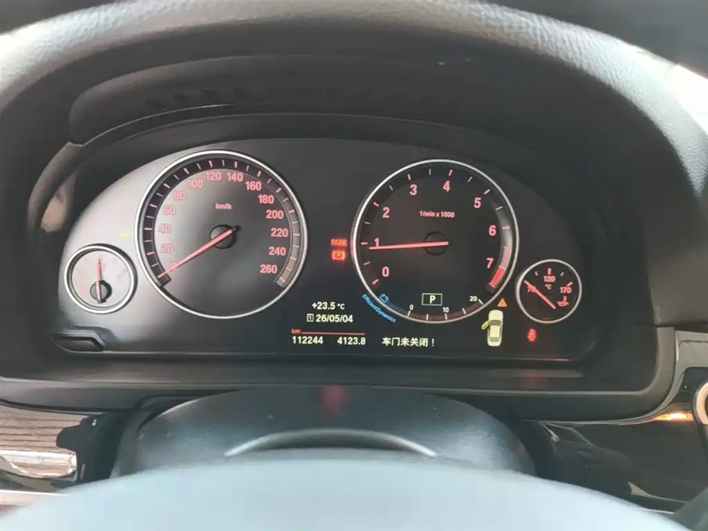 BMW 5 Series 2017 520Li Classic Edition фото 12