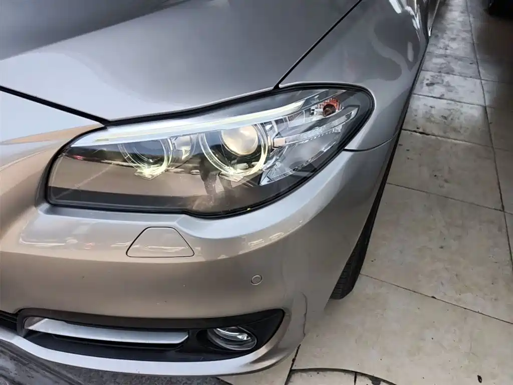 BMW 5 Series 2017 520Li Classic Edition фото 24