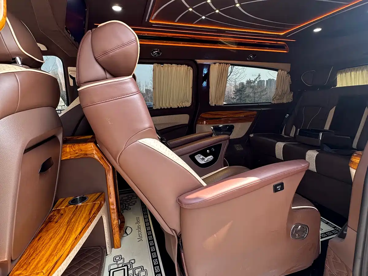 Mercedes-Benz Vito 2018 2.0T Business Edition China VI фото 13