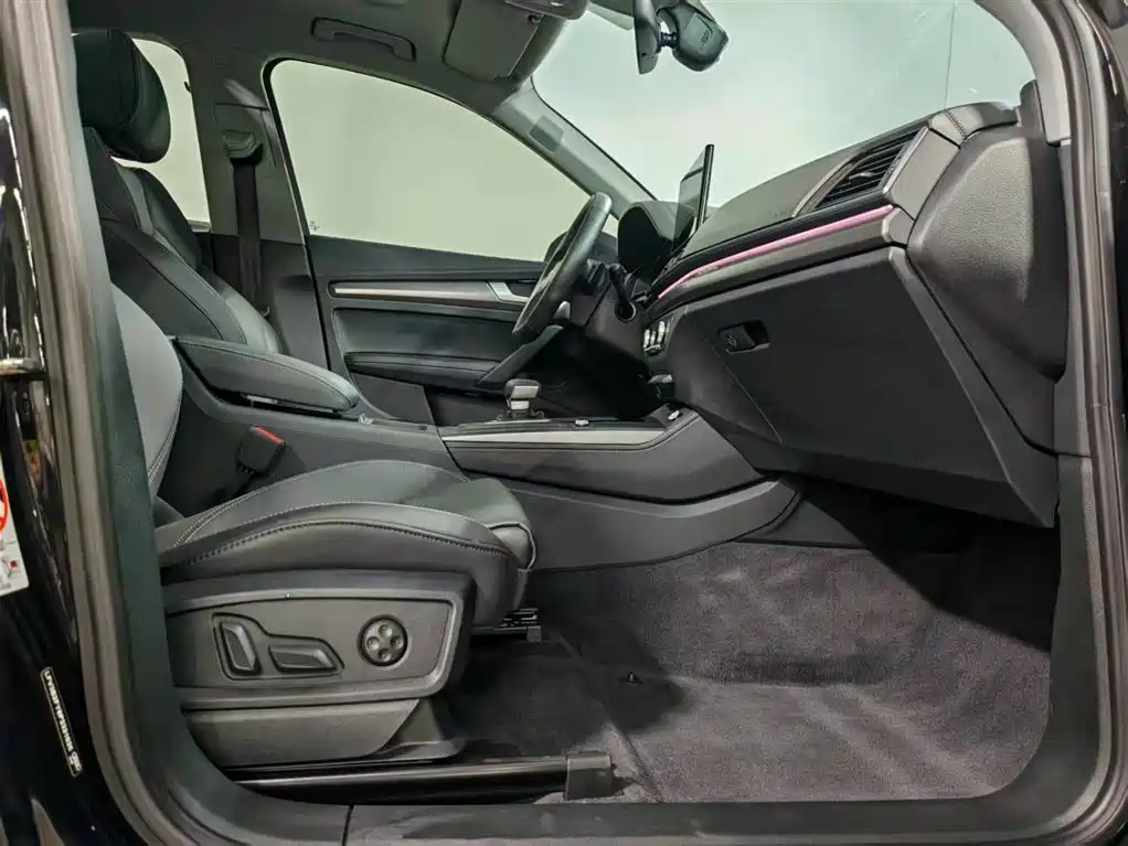 Audi Q5L 2022 Facelift 45T Luxury Dynamic фото 7