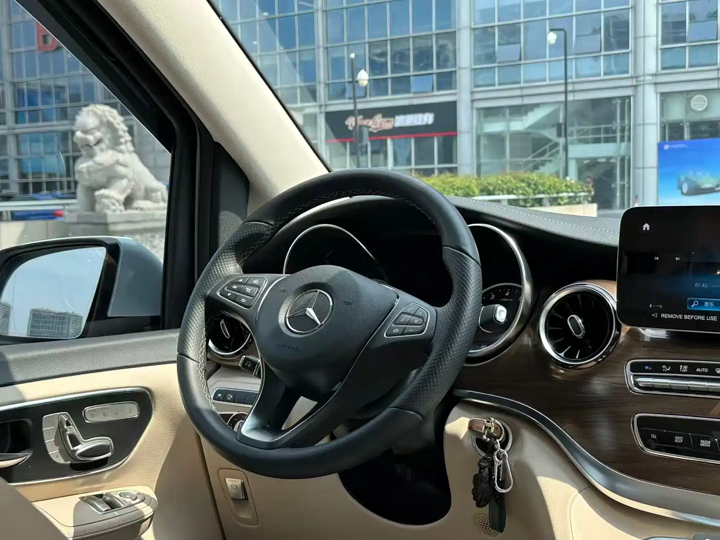 Mercedes-Benz V-Class 2022 V 260 L Long Wheelbase Luxury Edition фото 11