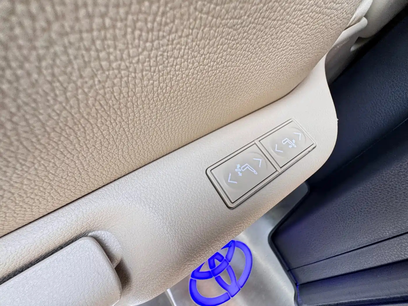 Toyota Sienna 2021 2.5L Hybrid Ultimate Edition фото 13