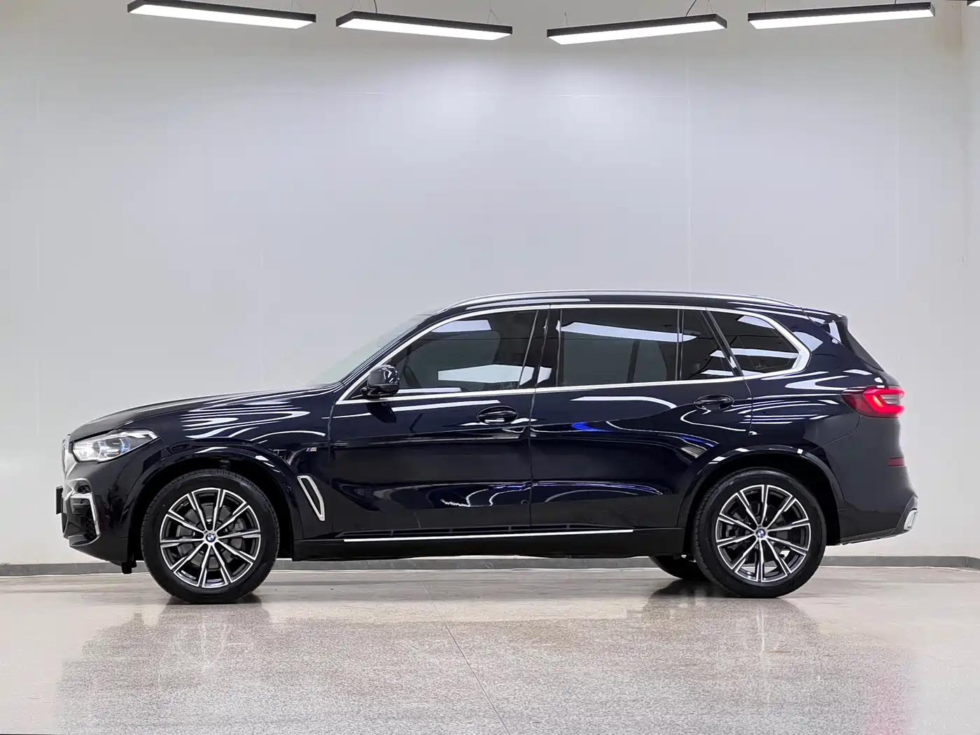BMW X5 2022 xDrive 30Li Premium M Sport Package фото 5