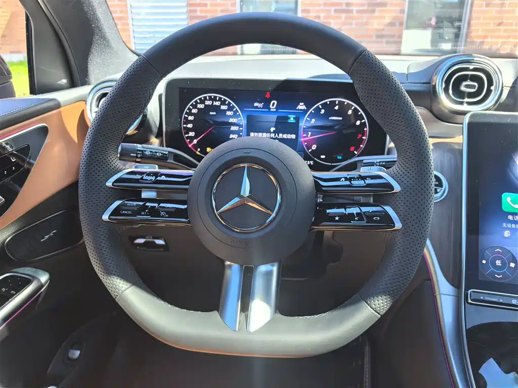 MERCEDES-BENZ GLC