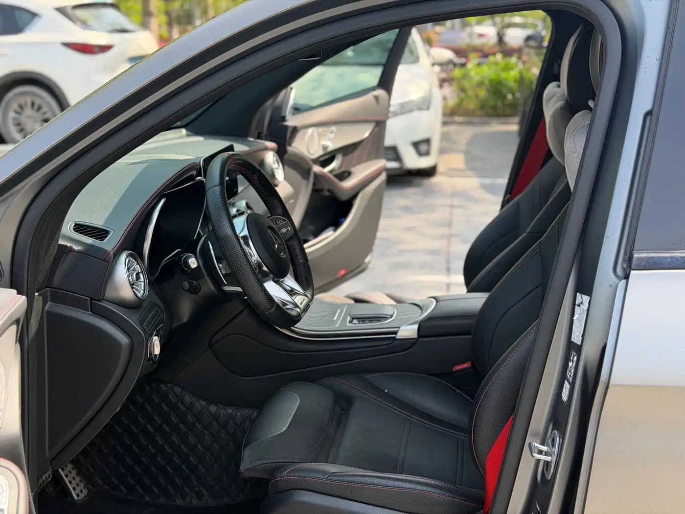 MERCEDES-BENZ GLC AMG