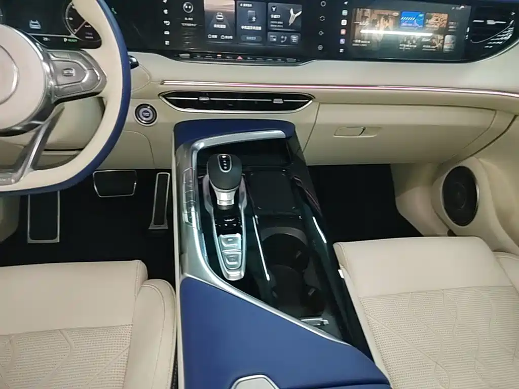 Voyah Free 2021 2021 AWD Standard Range Extender Exclusive Luxury Package