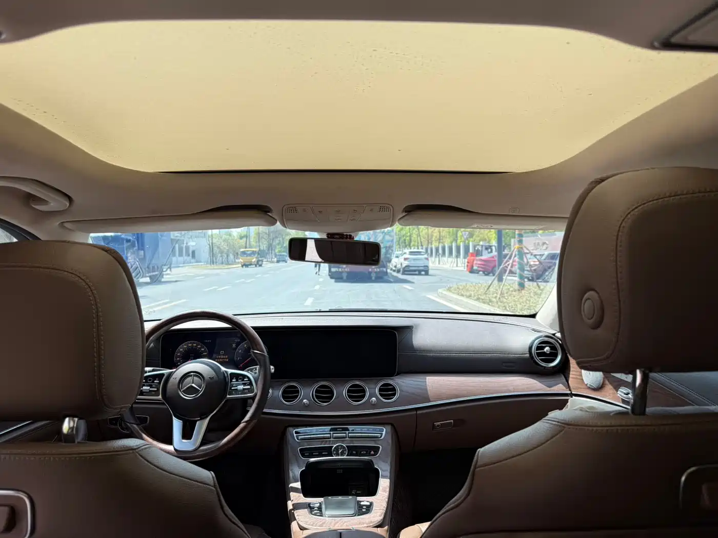 Mercedes-Benz E-Class 2020 E 300 L Luxury Model фото 16