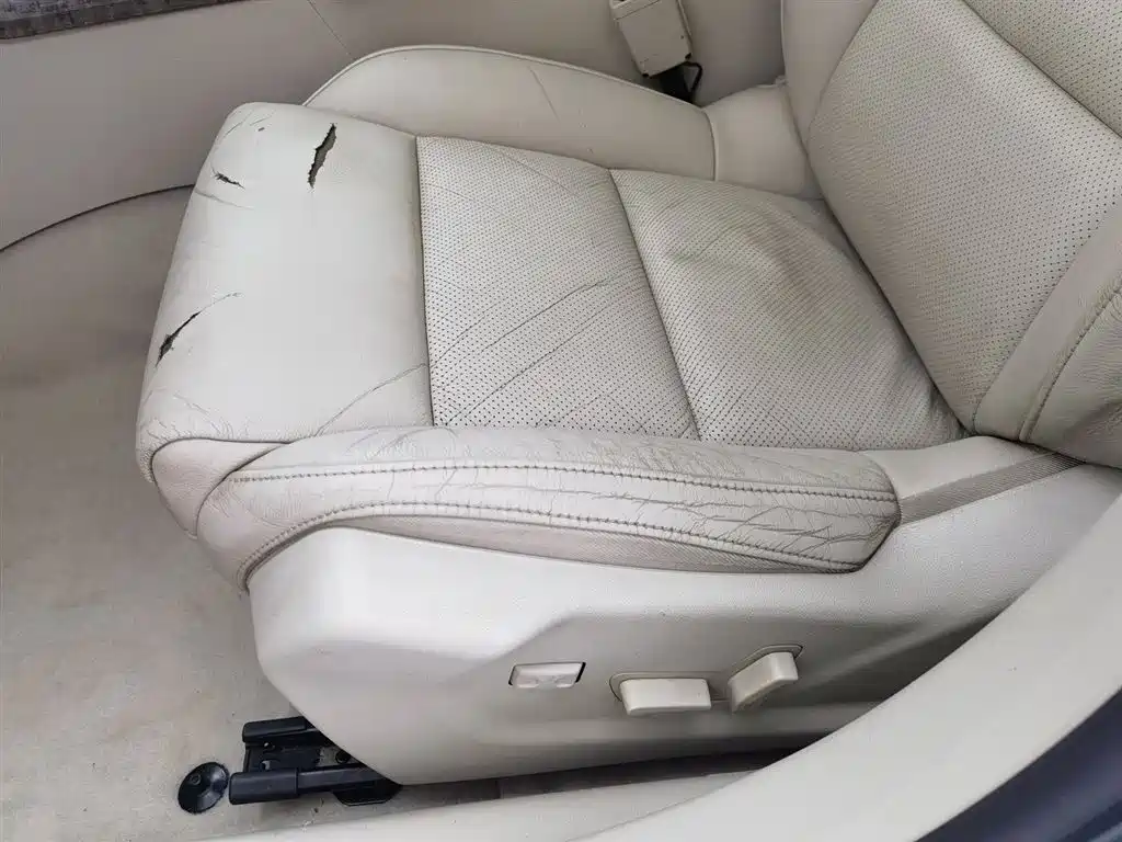 Peugeot 508 2011 2.3L Automatic Luxury Edition фото 20