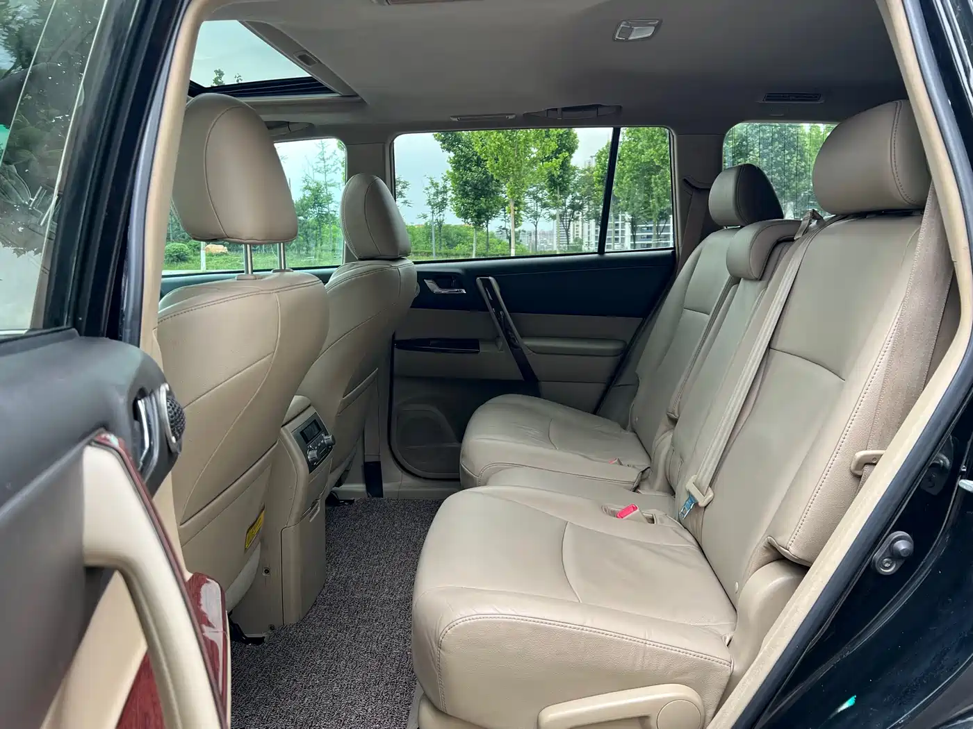 Toyota Highlander 2012 2.7L 2WD 7-Seater Luxury Edition фото 11