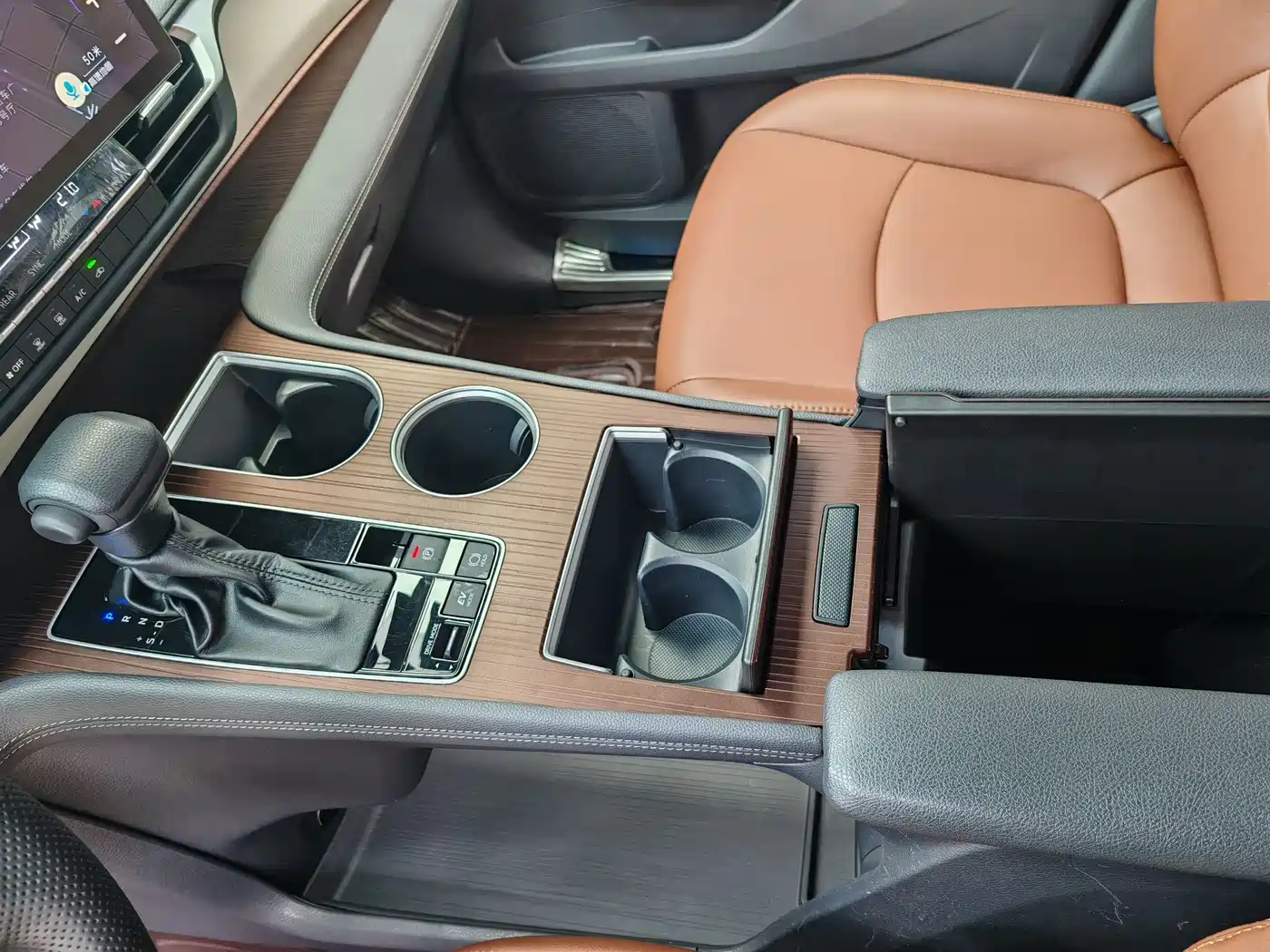 Toyota Sienna 2023 2.5L Hybrid Comfort Edition фото 11