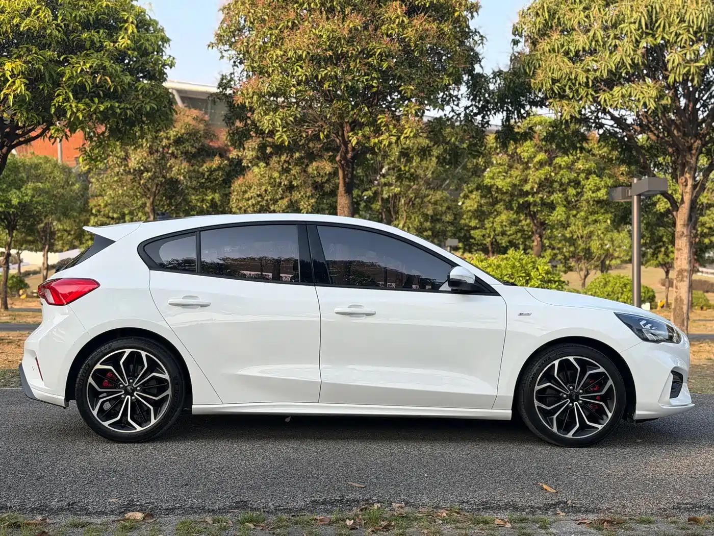 Ford Focus 2022 2021 Hatchback EcoBoost 180 Automatic ST Line