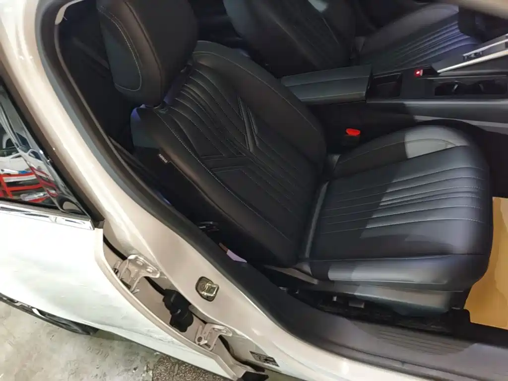 Фото 25 - Peugeot 408X