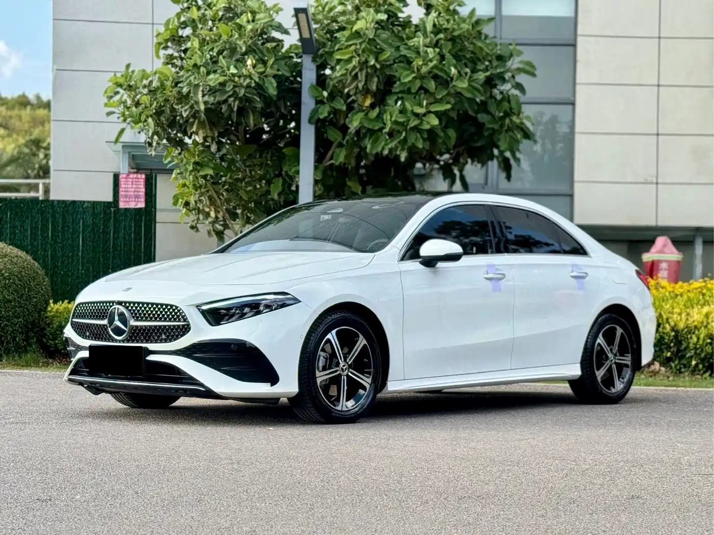 Mercedes-Benz A-Class 2025 A 200 L Fashion Edition