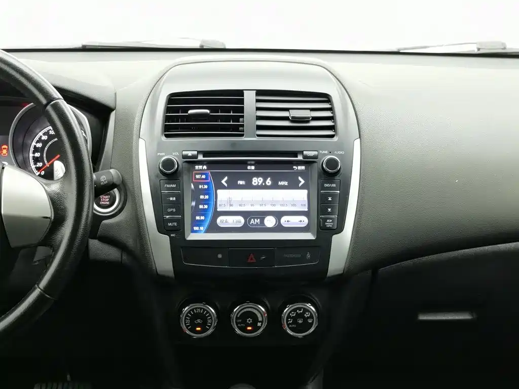 Mitsubishi ASX 2013 2.0L CVT 2WD Luxury фото 12