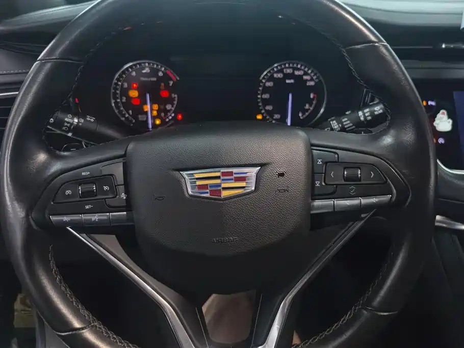 Cadillac XT6 2022 2.0T 7-Seater 4WD Trend Edition фото 15
