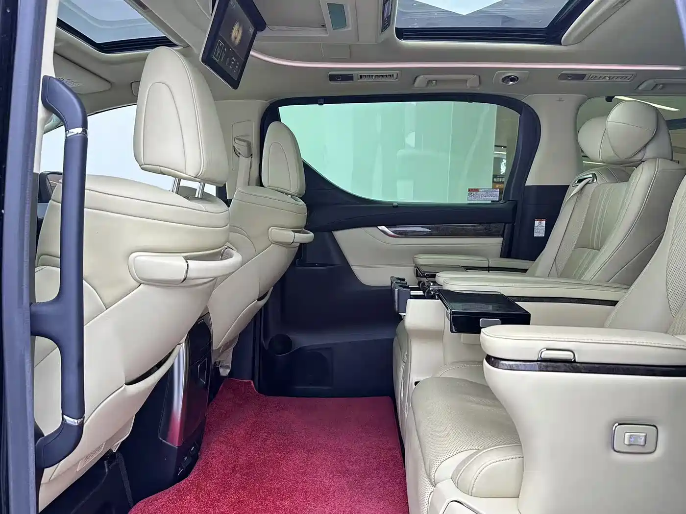 Toyota Vellfire 2019 Hybrid 2.5L HV Premium Edition фото 5