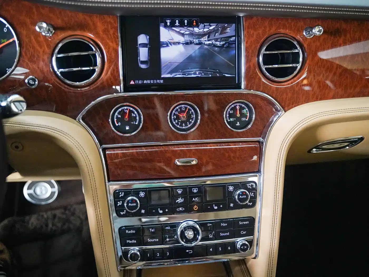 Bentley Mulsanne 2017 6.8T Long Wheelbase фото 8
