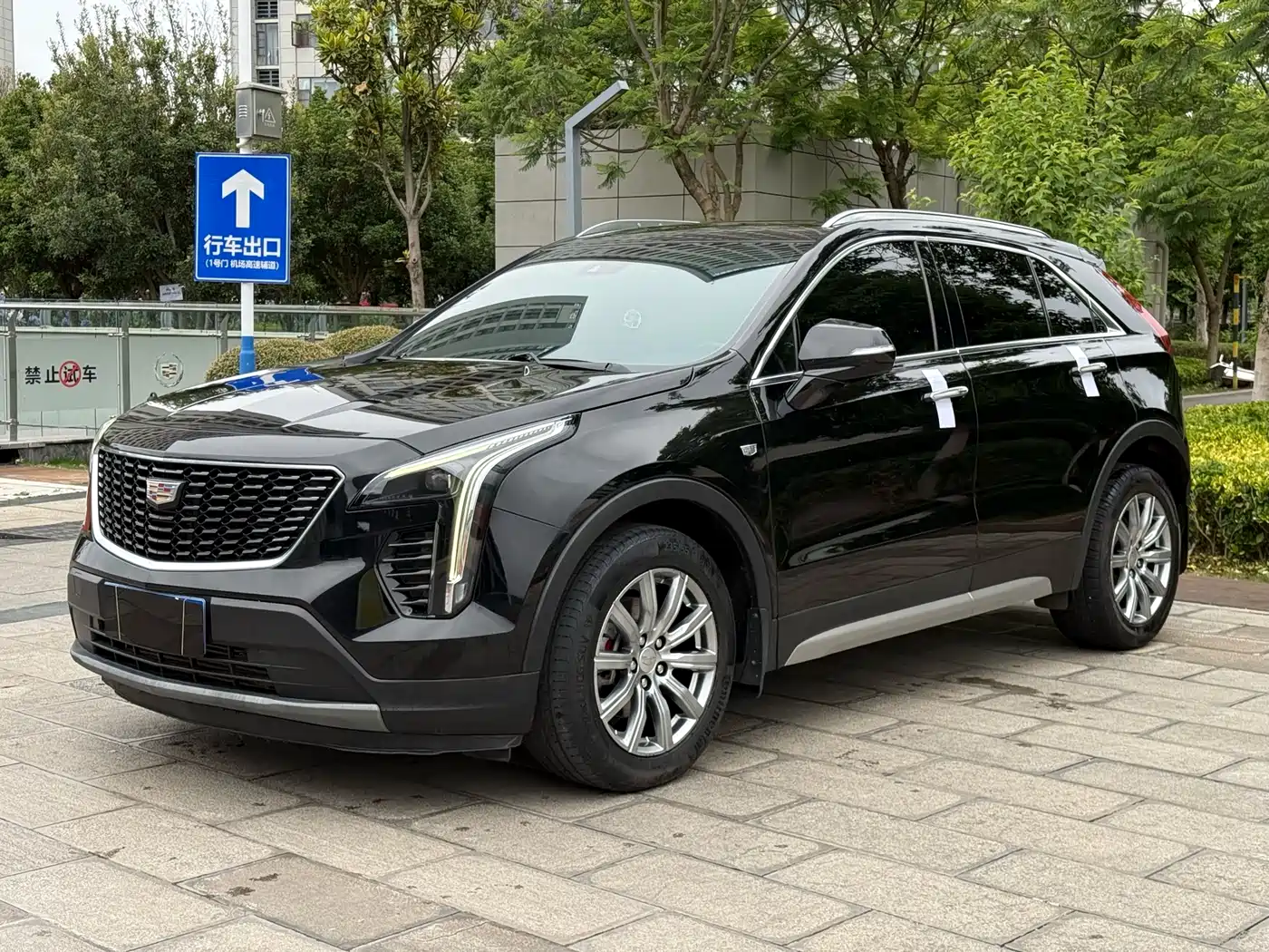 CADILLAC XT4
