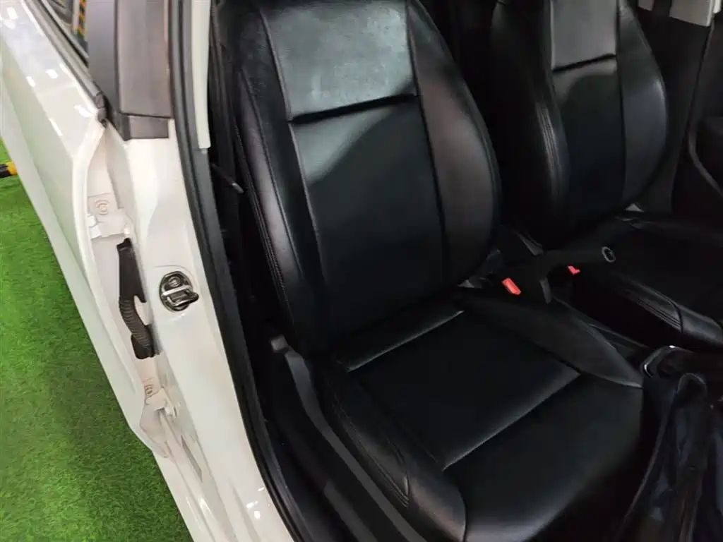 Volkswagen Polo 2016 1.4L Automatic Trend фото 25