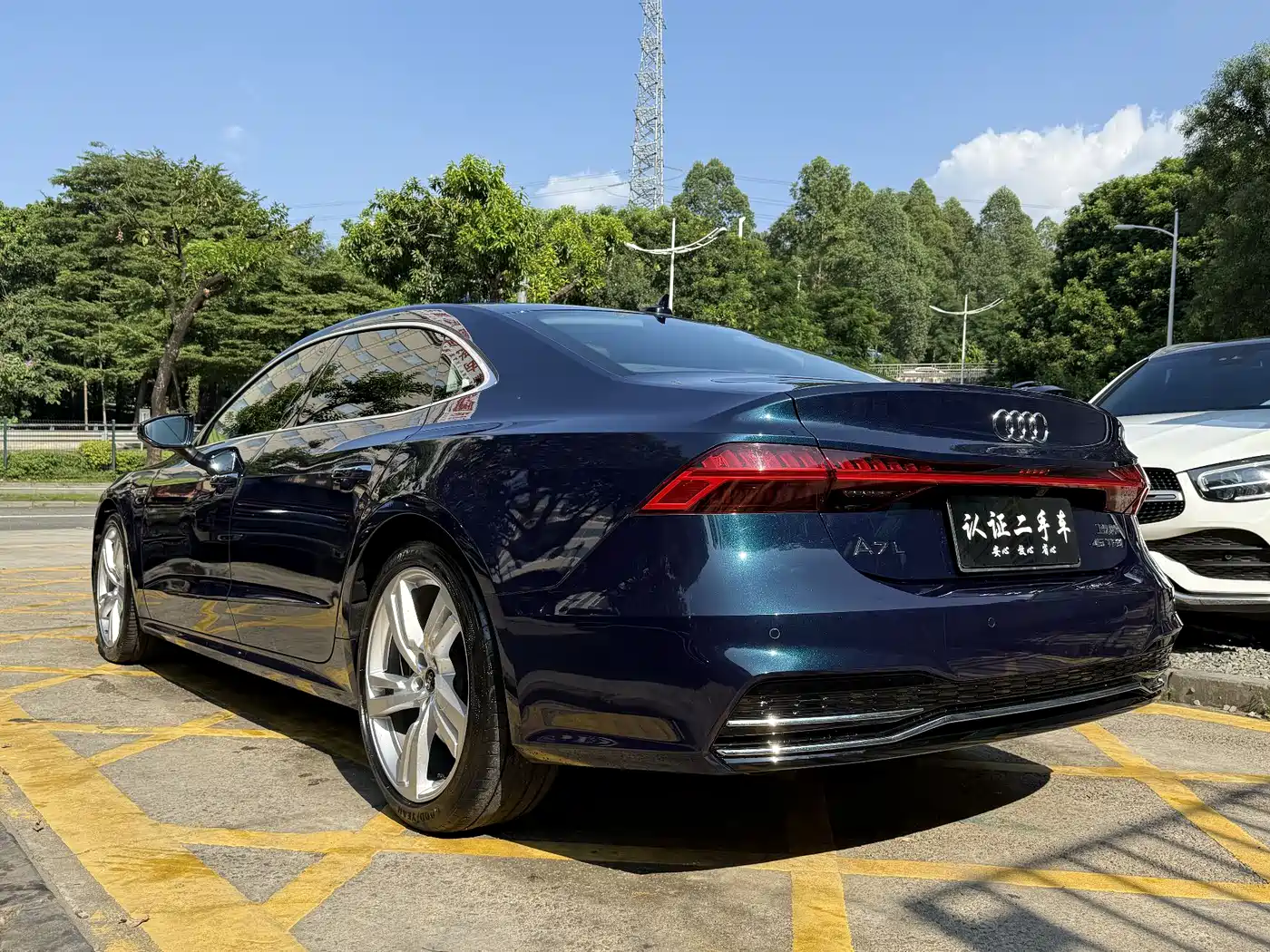 Audi A7L 2022 45 TFSI S-line Future Dream Edition фото 3