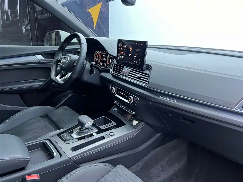 Audi Q5L Sportback 2022 40 TFSI Luxury фото 21