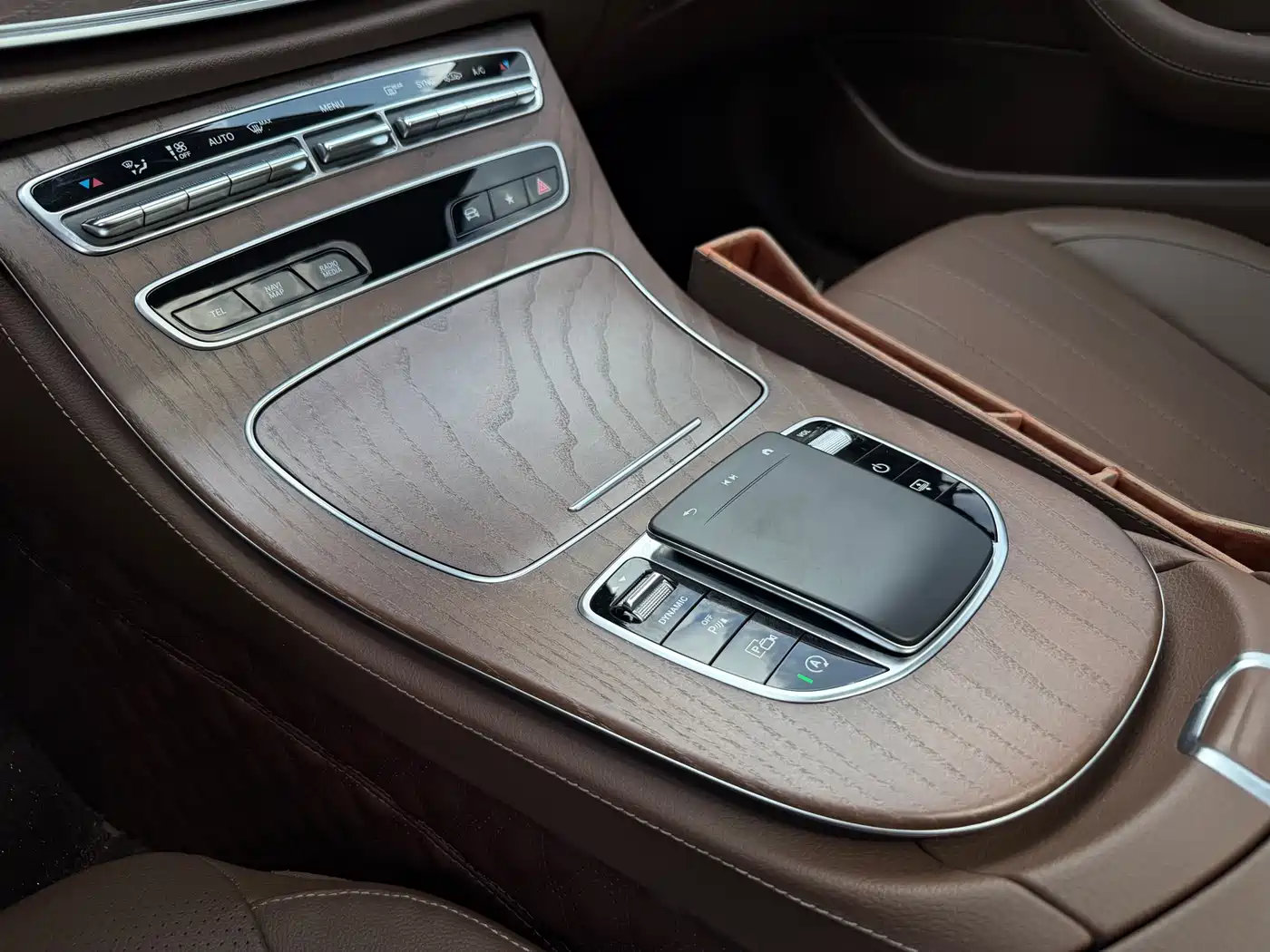 Mercedes-Benz E-Class 2023 E 300 L Luxury фото 13