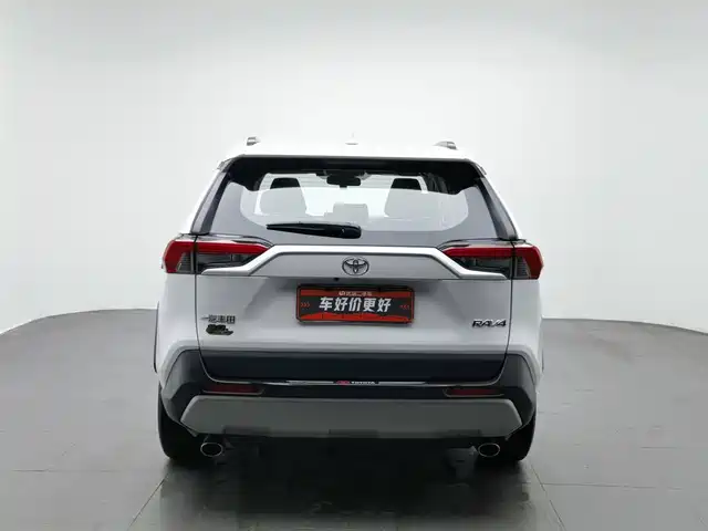 Toyota RAV4 Rongfang 2023 2.0L CVT 2WD 20th Anniversary Platinum Edition — фото 4